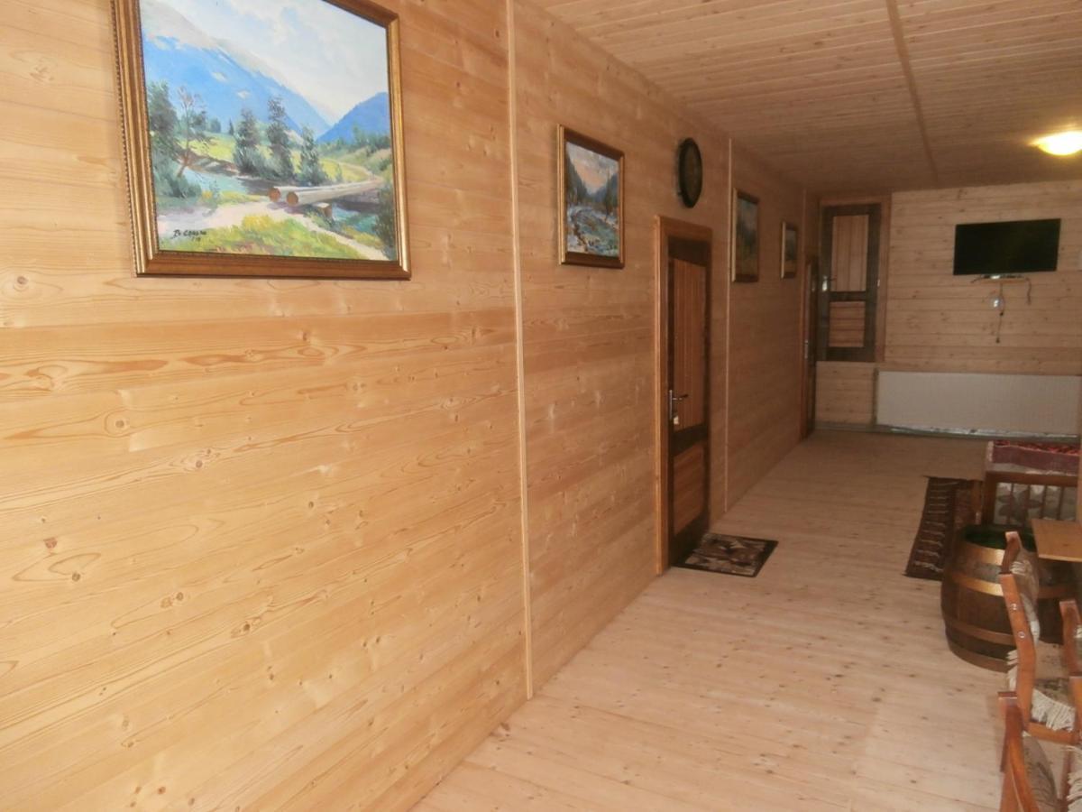 Karpatskiy Domik Izki Ngoại thất bức ảnh